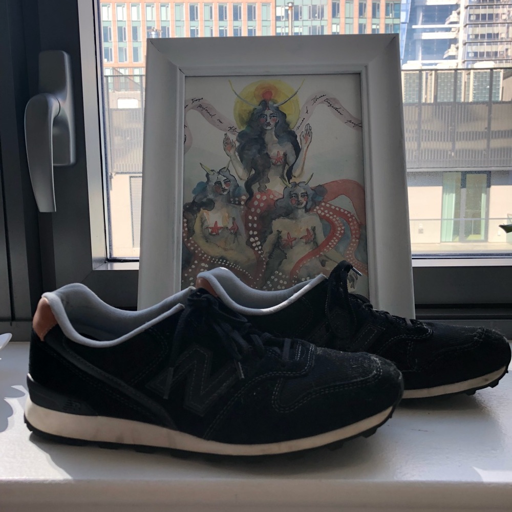 New Balance 996 sneakers in black suede